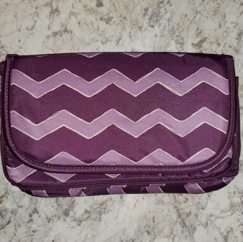 NEW Thirty-one tri-fold zig-zag cosmetic bag